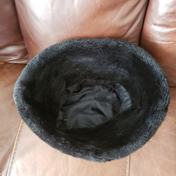 Danier Hat - Picture 4 of 9